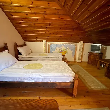 Litov House - Organic Food From Small Local Farms By Asteri Melnik (Blagoevgrad)