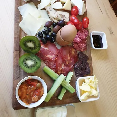Hotel Litov House - Organic Food From Small Local Farms By Asteri Melnik (Blagoevgrad)
